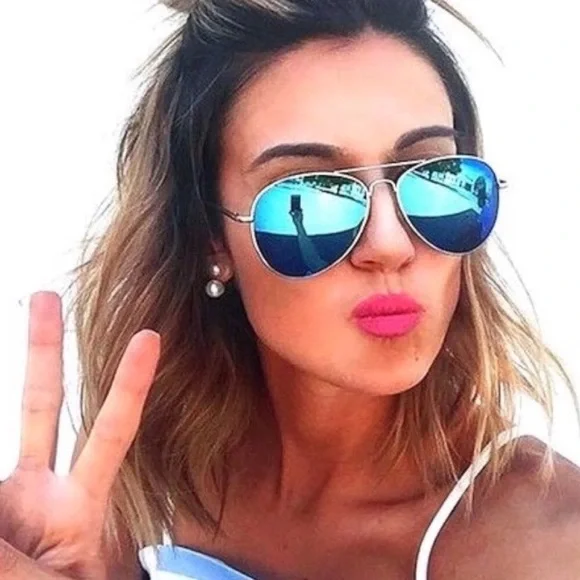 Mirrored Blue Shift Aviator Sunnies - Picture 4 of 4